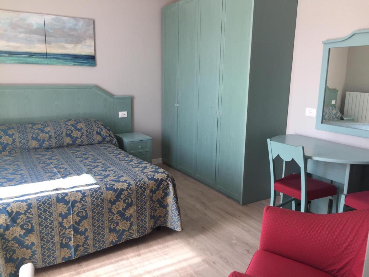 מנרבה דל גארדה La Quiete Park Hotel מראה חיצוני תמונה