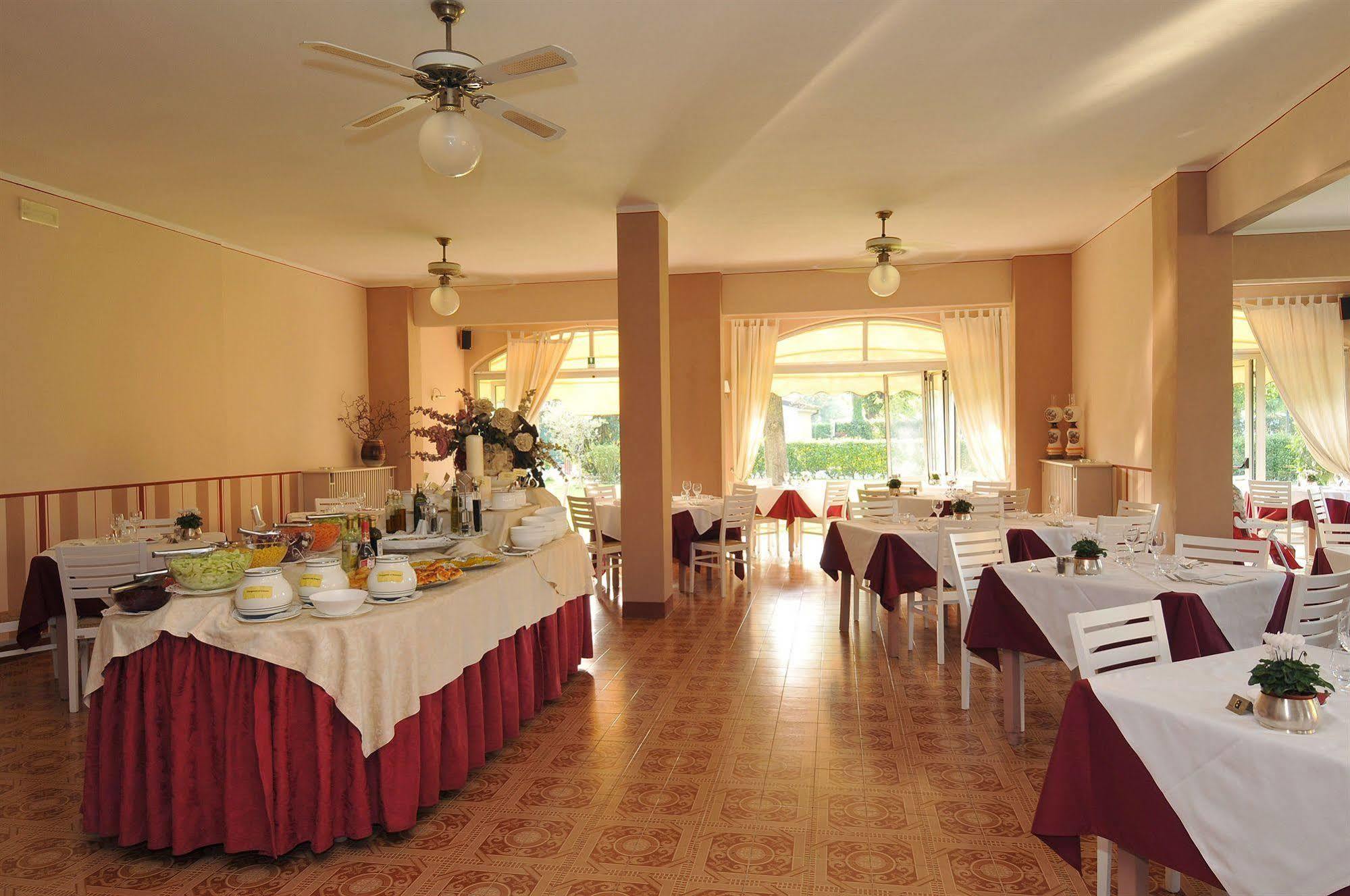 מנרבה דל גארדה La Quiete Park Hotel מראה חיצוני תמונה