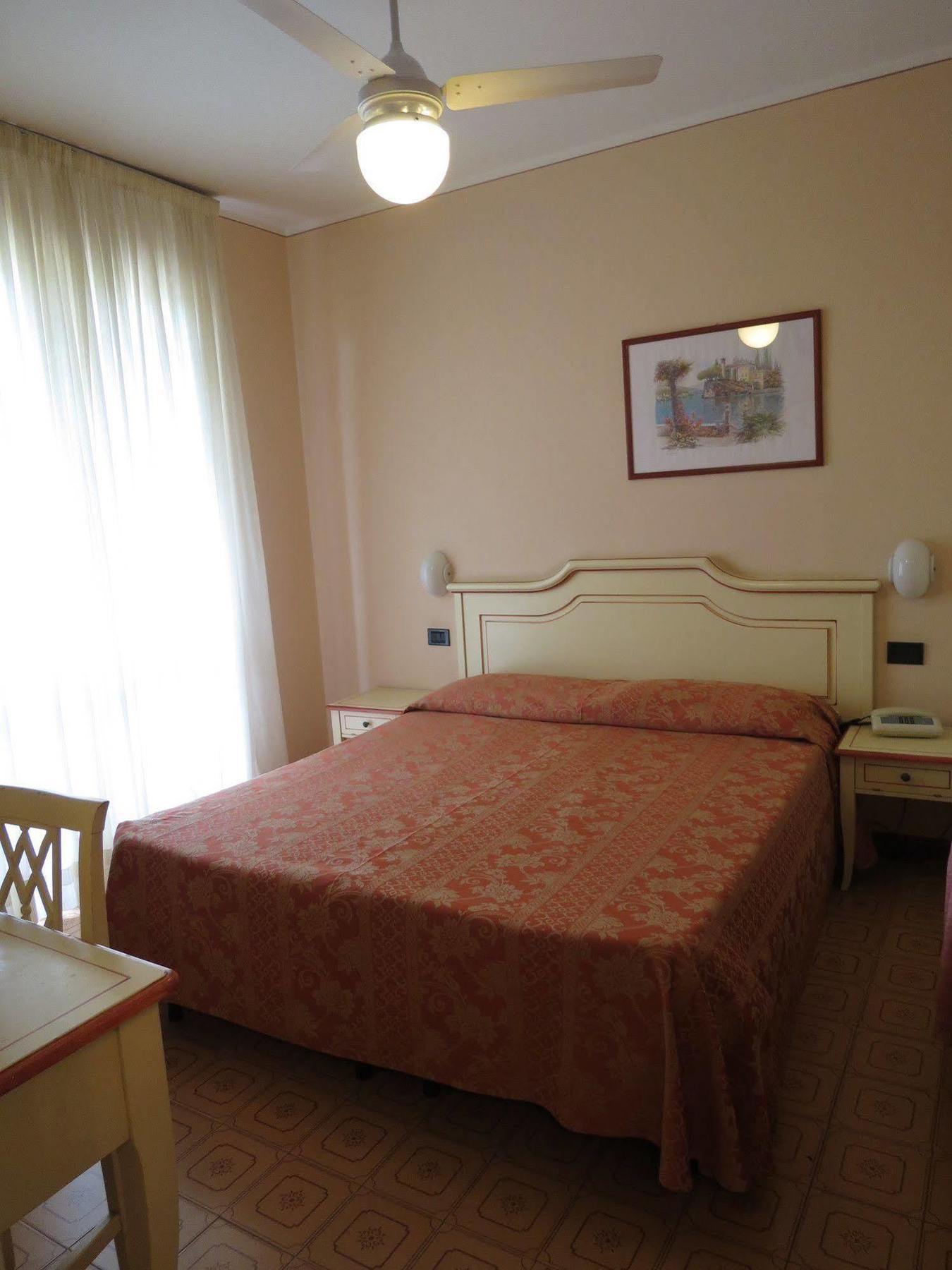 מנרבה דל גארדה La Quiete Park Hotel מראה חיצוני תמונה