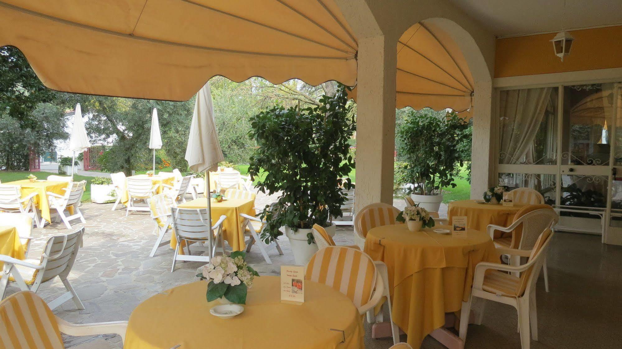 מנרבה דל גארדה La Quiete Park Hotel מראה חיצוני תמונה